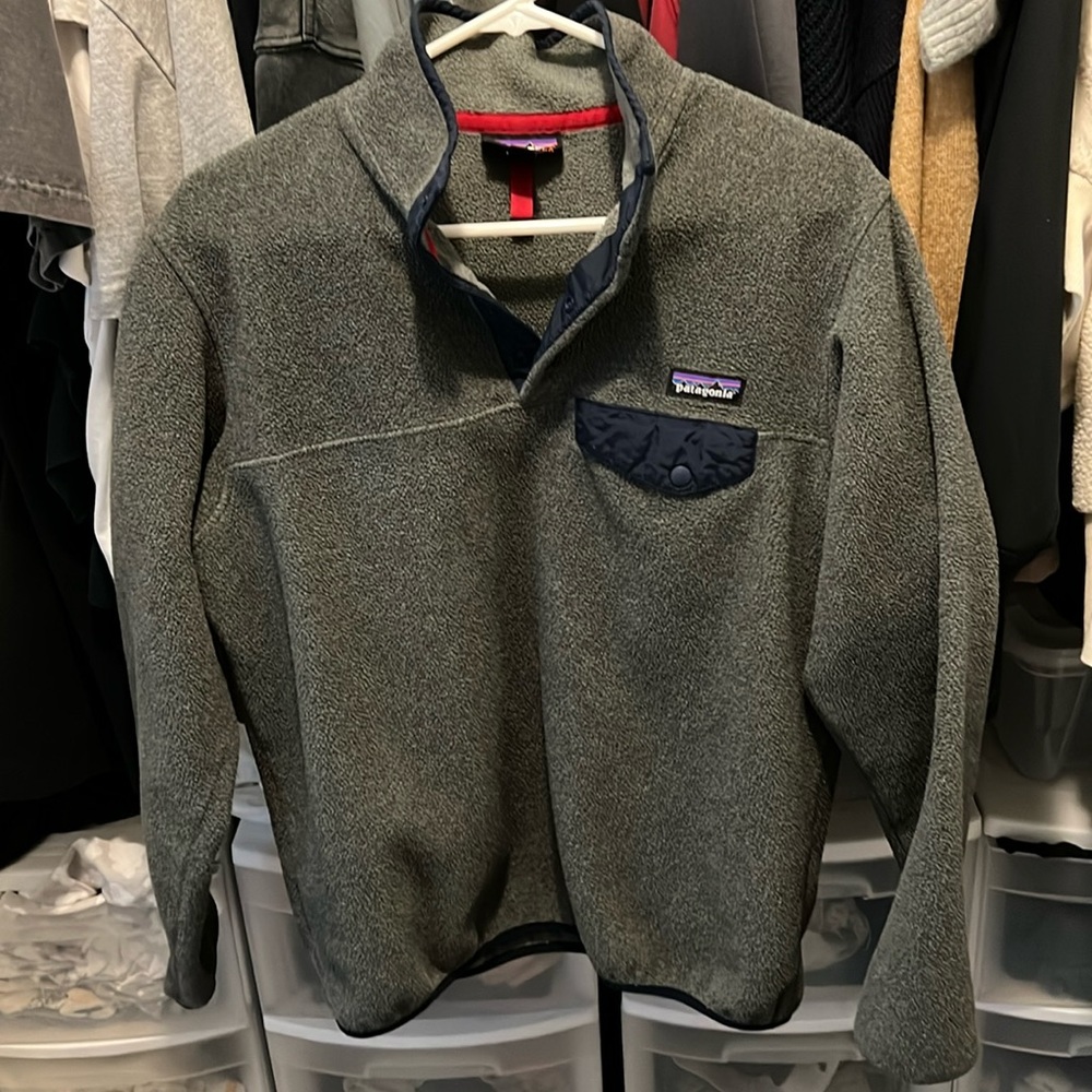 Patagonia synchilla button snap sweater grey and navy